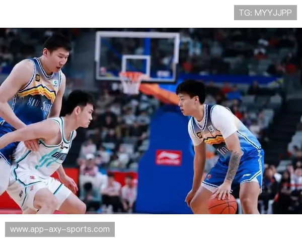 CBA精彩对决广东队迎战新疆队争夺季后赛席位的关键战役